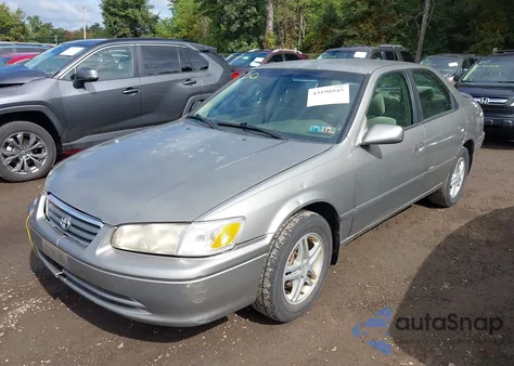 2000 Toyota Camry Le z USA, uszkodzony, nr VIN JT2BG22K8Y0410919